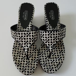 Coach Felicia black/white thong wedged sandal s10